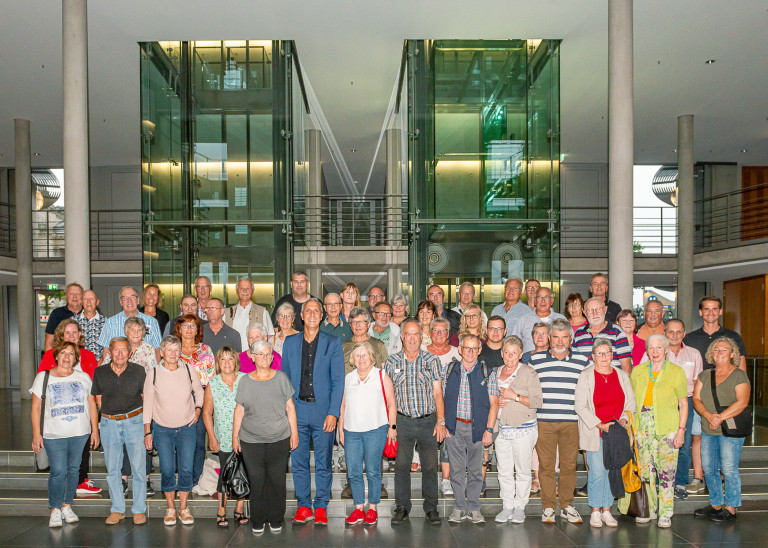 Besuchergruppe bei Christoph Schmid